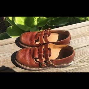 Vintage Dr. Martens brown leather Mary Janes